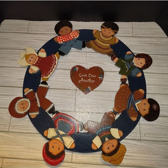Vintage Wooden Wall Decor Children Of The World Love One Another 19½in Round - Picture 2 of 12
